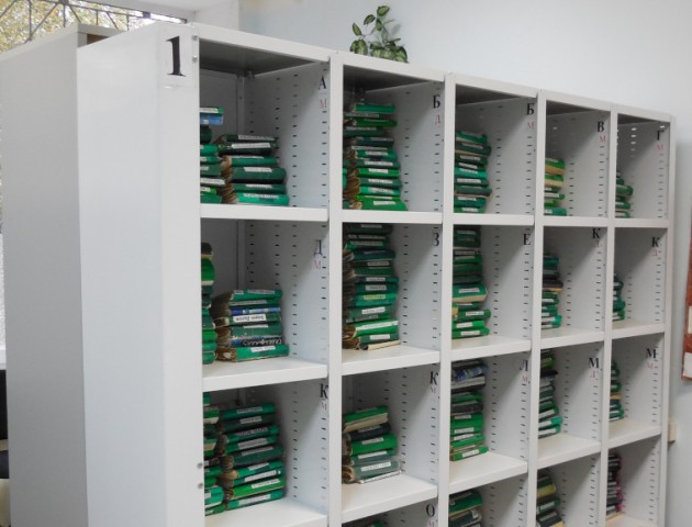 Ячеистые стеллажи для медицинских карт